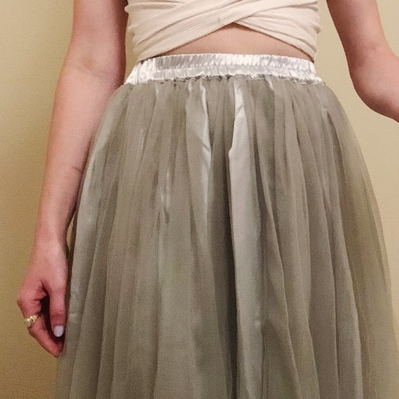 Chicwish Silver Tulle Midi Skirt - Picture 2 of 5